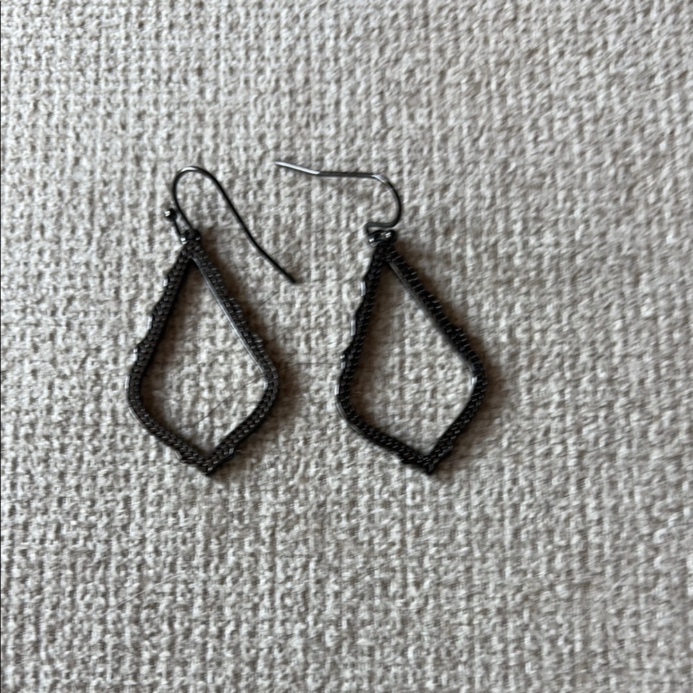 Elegant Black Drop Earrings